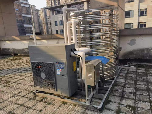 安徽越洋達(dá)新能源科技有限公司空氣能熱水器實(shí)裝圖