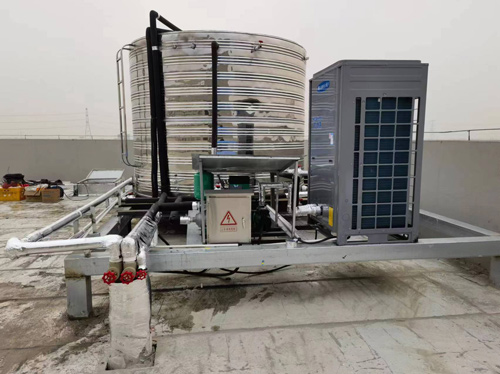 安徽越洋達(dá)新能源科技有限公司空氣能熱水器實(shí)裝圖